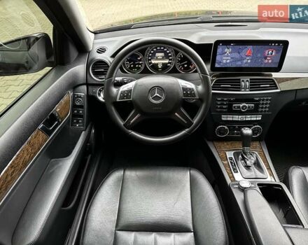 Черный Мерседес Ц-Класс, объемом двигателя 1.6 л и пробегом 208 тыс. км за 12800 $, фото 25 на Automoto.ua