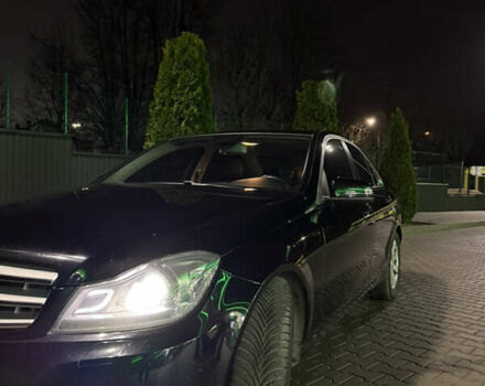 Чорний Мерседес Ц-Клас, об'ємом двигуна 2.2 л та пробігом 220 тис. км за 12400 $, фото 5 на Automoto.ua