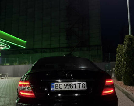 Чорний Мерседес Ц-Клас, об'ємом двигуна 2.2 л та пробігом 220 тис. км за 12400 $, фото 3 на Automoto.ua