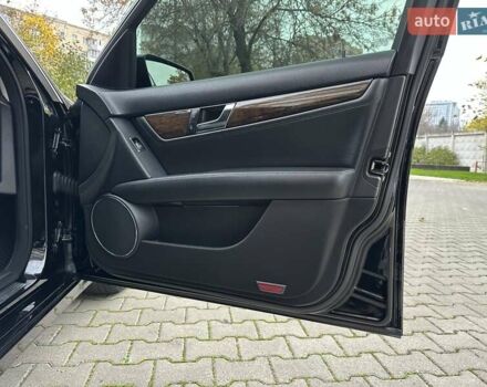 Черный Мерседес Ц-Класс, объемом двигателя 1.6 л и пробегом 208 тыс. км за 12800 $, фото 61 на Automoto.ua