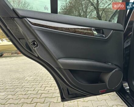 Черный Мерседес Ц-Класс, объемом двигателя 1.6 л и пробегом 208 тыс. км за 12800 $, фото 60 на Automoto.ua