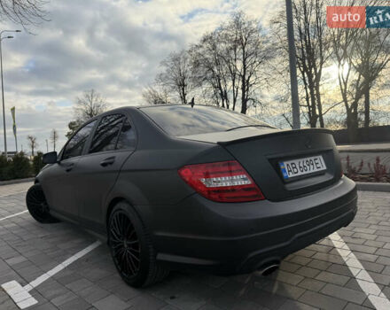 Чорний Мерседес Ц-Клас, об'ємом двигуна 2.15 л та пробігом 225 тис. км за 15200 $, фото 7 на Automoto.ua