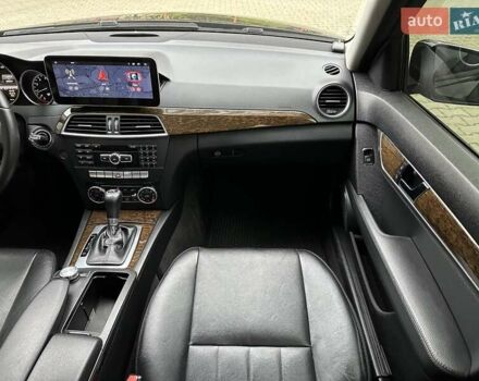 Черный Мерседес Ц-Класс, объемом двигателя 1.6 л и пробегом 208 тыс. км за 12800 $, фото 26 на Automoto.ua