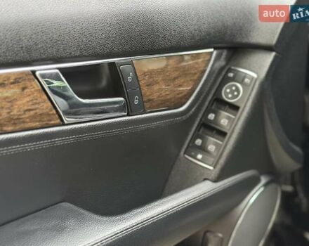 Черный Мерседес Ц-Класс, объемом двигателя 1.6 л и пробегом 208 тыс. км за 12800 $, фото 48 на Automoto.ua