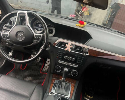 Чорний Мерседес Ц-Клас, об'ємом двигуна 1.8 л та пробігом 200 тис. км за 11300 $, фото 8 на Automoto.ua