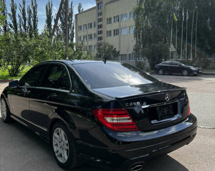 Черный Мерседес Ц-Класс, объемом двигателя 1.8 л и пробегом 178 тыс. км за 10999 $, фото 6 на Automoto.ua