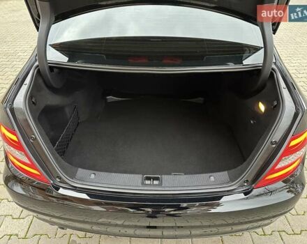 Черный Мерседес Ц-Класс, объемом двигателя 1.6 л и пробегом 208 тыс. км за 12800 $, фото 80 на Automoto.ua