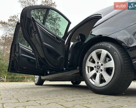 Черный Мерседес Ц-Класс, объемом двигателя 1.6 л и пробегом 208 тыс. км за 12800 $, фото 58 на Automoto.ua