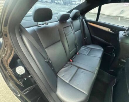 Черный Мерседес Ц-Класс, объемом двигателя 1.8 л и пробегом 87 тыс. км за 5000 $, фото 11 на Automoto.ua