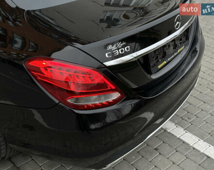 Чорний Мерседес Ц-Клас, об'ємом двигуна 2 л та пробігом 150 тис. км за 15950 $, фото 12 на Automoto.ua