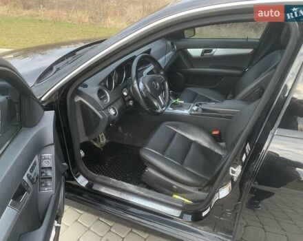 Черный Мерседес Ц-Класс, объемом двигателя 3.5 л и пробегом 162 тыс. км за 12800 $, фото 6 на Automoto.ua