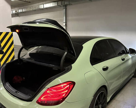 Черный Мерседес Ц-Класс, объемом двигателя 1.99 л и пробегом 211 тыс. км за 20000 $, фото 4 на Automoto.ua