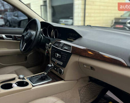 Чорний Мерседес Ц-Клас, об'ємом двигуна 3.5 л та пробігом 153 тис. км за 11999 $, фото 17 на Automoto.ua
