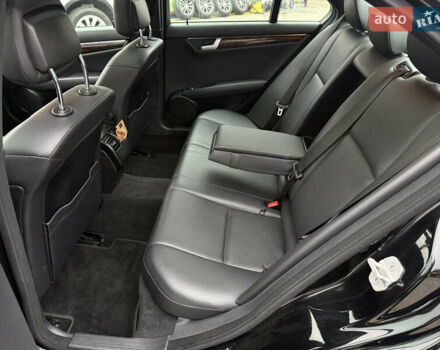 Чорний Мерседес Ц-Клас, об'ємом двигуна 1.8 л та пробігом 111 тис. км за 12900 $, фото 32 на Automoto.ua