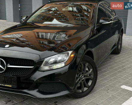 Чорний Мерседес Ц-Клас, об'ємом двигуна 2 л та пробігом 150 тис. км за 15950 $, фото 1 на Automoto.ua