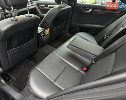 Чорний Мерседес Ц-Клас, об'ємом двигуна 1.8 л та пробігом 111 тис. км за 12900 $, фото 33 на Automoto.ua