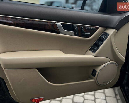 Чорний Мерседес Ц-Клас, об'ємом двигуна 3.5 л та пробігом 153 тис. км за 11999 $, фото 6 на Automoto.ua