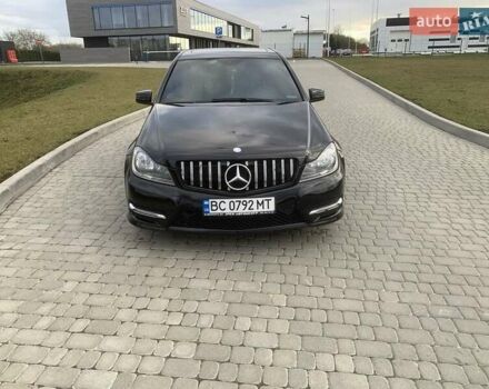 Черный Мерседес Ц-Класс, объемом двигателя 3.5 л и пробегом 162 тыс. км за 12800 $, фото 1 на Automoto.ua