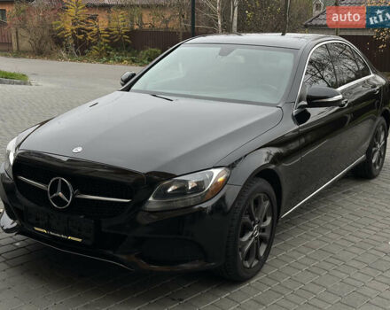Чорний Мерседес Ц-Клас, об'ємом двигуна 2 л та пробігом 150 тис. км за 15950 $, фото 23 на Automoto.ua