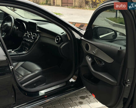 Чорний Мерседес Ц-Клас, об'ємом двигуна 2 л та пробігом 150 тис. км за 15950 $, фото 45 на Automoto.ua