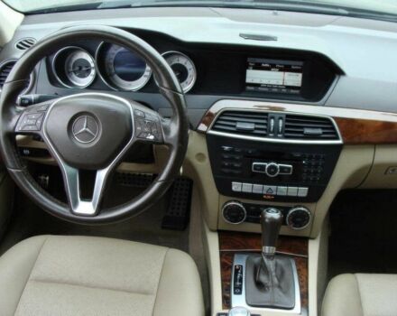 Чорний Мерседес Ц-Клас, об'ємом двигуна 3.5 л та пробігом 89 тис. км за 7600 $, фото 5 на Automoto.ua