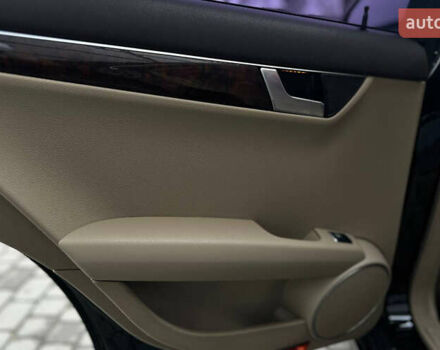 Чорний Мерседес Ц-Клас, об'ємом двигуна 3.5 л та пробігом 153 тис. км за 11999 $, фото 19 на Automoto.ua