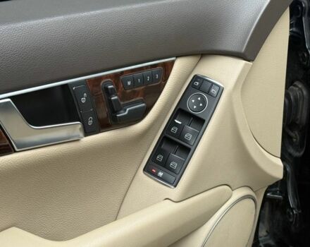 Черный Мерседес Ц-Класс, объемом двигателя 1.8 л и пробегом 110 тыс. км за 8500 $, фото 10 на Automoto.ua