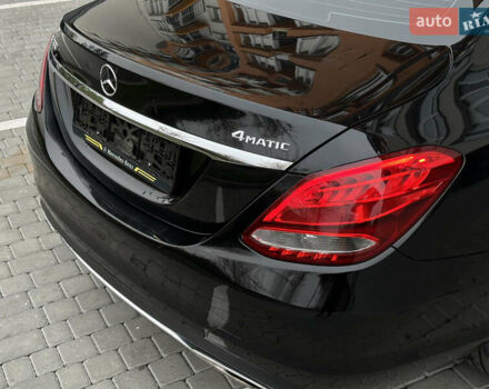 Чорний Мерседес Ц-Клас, об'ємом двигуна 2 л та пробігом 150 тис. км за 15950 $, фото 4 на Automoto.ua