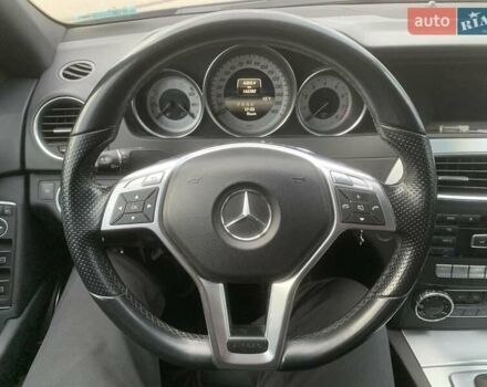 Черный Мерседес Ц-Класс, объемом двигателя 3.5 л и пробегом 162 тыс. км за 12800 $, фото 3 на Automoto.ua