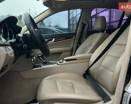 Чорний Мерседес Ц-Клас, об'ємом двигуна 3.5 л та пробігом 153 тис. км за 11999 $, фото 8 на Automoto.ua