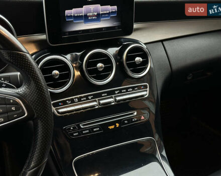 Чорний Мерседес Ц-Клас, об'ємом двигуна 2 л та пробігом 150 тис. км за 15950 $, фото 37 на Automoto.ua