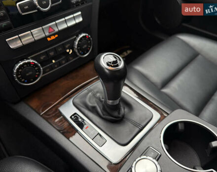 Чорний Мерседес Ц-Клас, об'ємом двигуна 1.8 л та пробігом 111 тис. км за 12900 $, фото 43 на Automoto.ua