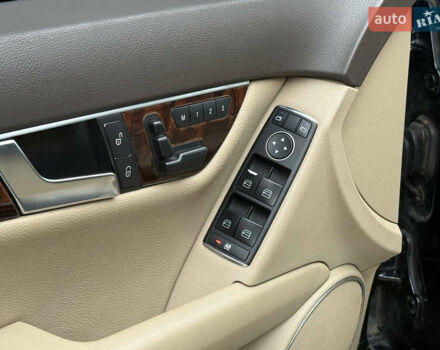 Чорний Мерседес Ц-Клас, об'ємом двигуна 1.8 л та пробігом 165 тис. км за 7999 $, фото 8 на Automoto.ua