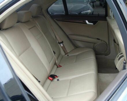 Чорний Мерседес Ц-Клас, об'ємом двигуна 3.5 л та пробігом 89 тис. км за 7600 $, фото 9 на Automoto.ua