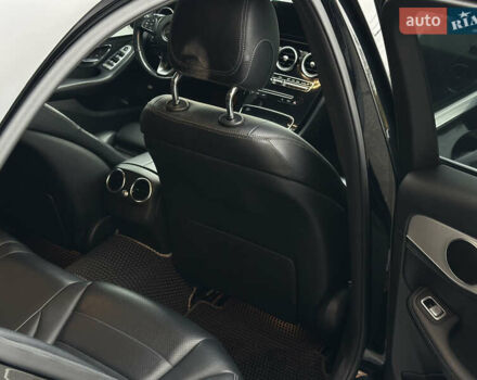 Чорний Мерседес Ц-Клас, об'ємом двигуна 2 л та пробігом 150 тис. км за 15950 $, фото 49 на Automoto.ua