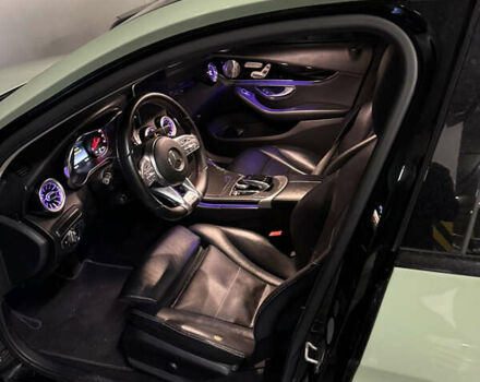 Черный Мерседес Ц-Класс, объемом двигателя 1.99 л и пробегом 211 тыс. км за 20000 $, фото 2 на Automoto.ua