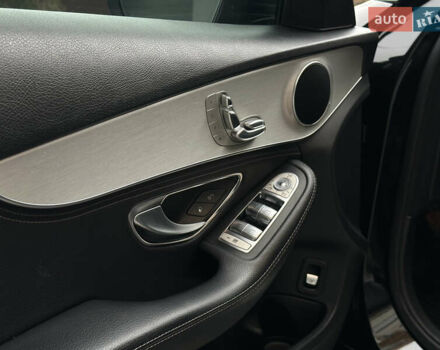 Чорний Мерседес Ц-Клас, об'ємом двигуна 2 л та пробігом 150 тис. км за 15950 $, фото 31 на Automoto.ua