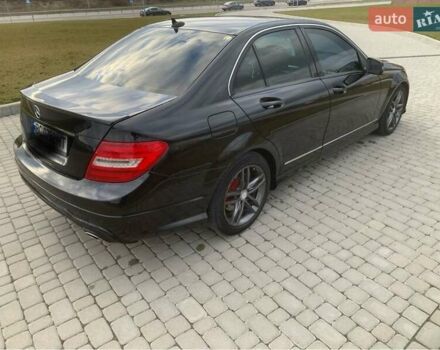 Черный Мерседес Ц-Класс, объемом двигателя 3.5 л и пробегом 162 тыс. км за 12800 $, фото 11 на Automoto.ua