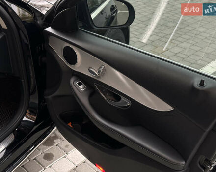 Чорний Мерседес Ц-Клас, об'ємом двигуна 2 л та пробігом 150 тис. км за 15950 $, фото 50 на Automoto.ua