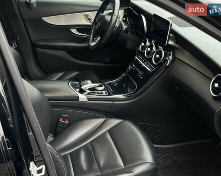 Чорний Мерседес Ц-Клас, об'ємом двигуна 2 л та пробігом 150 тис. км за 15950 $, фото 47 на Automoto.ua