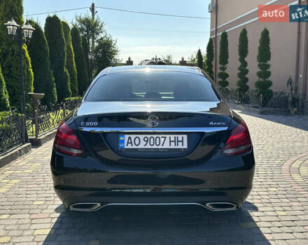 Черный Мерседес Ц-Класс, объемом двигателя 1.99 л и пробегом 130 тыс. км за 21700 $, фото 4 на Automoto.ua