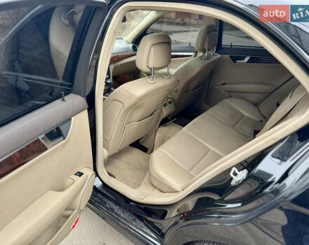 Черный Мерседес Ц-Класс, объемом двигателя 1.8 л и пробегом 160 тыс. км за 7999 $, фото 6 на Automoto.ua