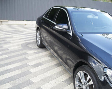 Черный Мерседес Ц-Класс, объемом двигателя 1.6 л и пробегом 207 тыс. км за 19000 $, фото 2 на Automoto.ua