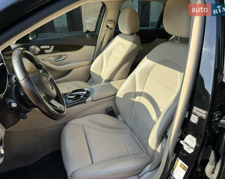 Черный Мерседес Ц-Класс, объемом двигателя 1.99 л и пробегом 130 тыс. км за 21700 $, фото 10 на Automoto.ua