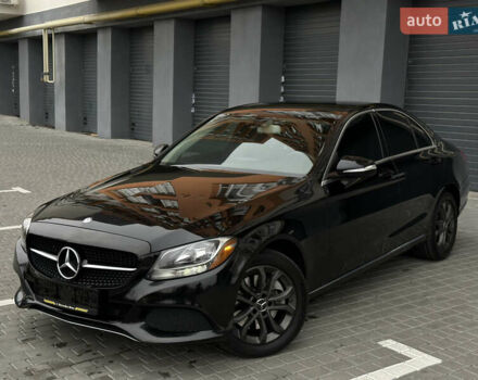 Чорний Мерседес Ц-Клас, об'ємом двигуна 2 л та пробігом 150 тис. км за 15950 $, фото 5 на Automoto.ua