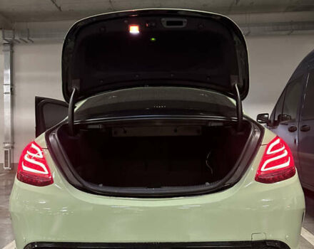 Черный Мерседес Ц-Класс, объемом двигателя 1.99 л и пробегом 211 тыс. км за 20000 $, фото 3 на Automoto.ua