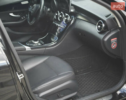 Черный Мерседес Ц-Класс, объемом двигателя 1.6 л и пробегом 207 тыс. км за 19000 $, фото 7 на Automoto.ua