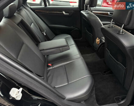 Чорний Мерседес Ц-Клас, об'ємом двигуна 1.8 л та пробігом 111 тис. км за 12900 $, фото 35 на Automoto.ua