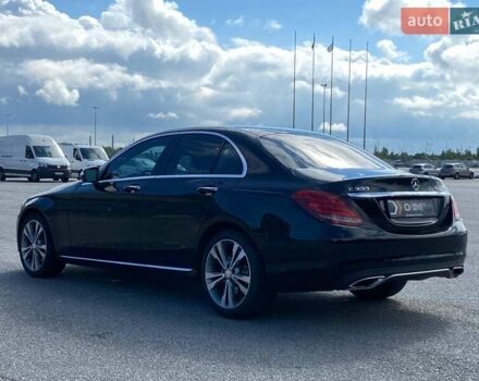 Черный Мерседес Ц-Класс, объемом двигателя 2 л и пробегом 107 тыс. км за 17490 $, фото 2 на Automoto.ua
