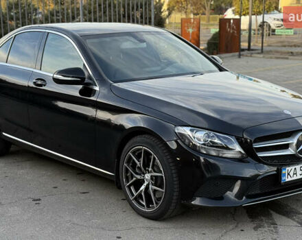Чорний Мерседес Ц-Клас, об'ємом двигуна 1.99 л та пробігом 170 тис. км за 16500 $, фото 1 на Automoto.ua